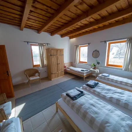 Kun Pista Vendeghaz Ii 게스트하우스 3*