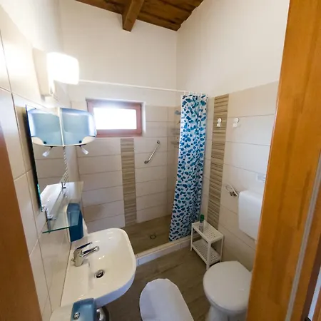 Kun Pista Vendeghaz Ii 3*