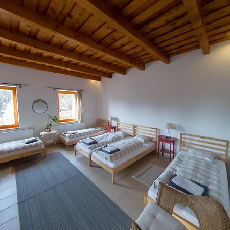 Kun Pista Vendeghaz Ii 3*